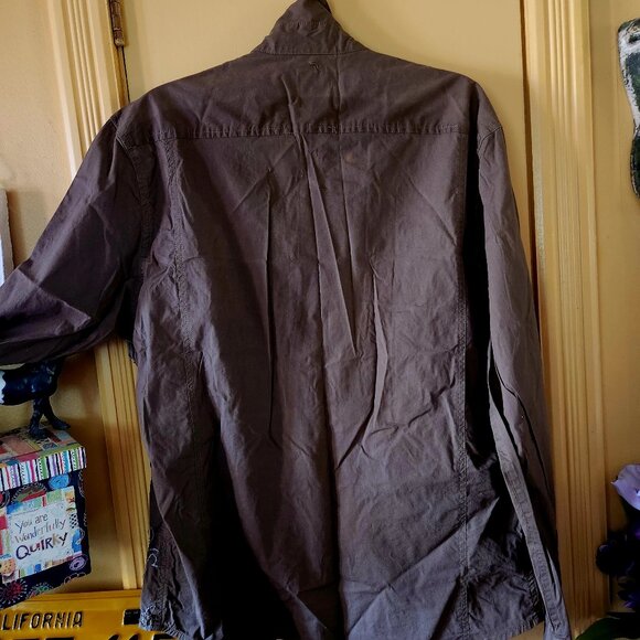 Gorgeous Applique & Embroidered Casual Chic Shirt by Roar - Picture 3 of 5